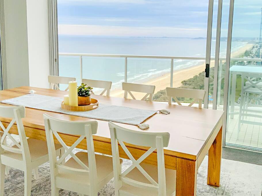 Air On Broadbeach Beachfront 2Level Stunning Apartment With 180 Degree Views Голд-Кост Экстерьер фото